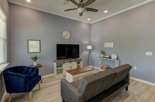 Brazos House | 3 mins from Magnolia, Baylor, and Downtown Waco