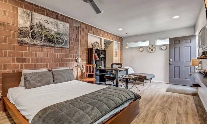 Scottsdale Estates Nine House | 3 minutes to Old Town Scottsdale! 2 Master Bedrooms!