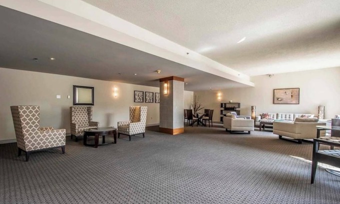 Halifax Condo | 3 minutes to the yacht club! Sunny condo with rooftop deck overlooking the ocean