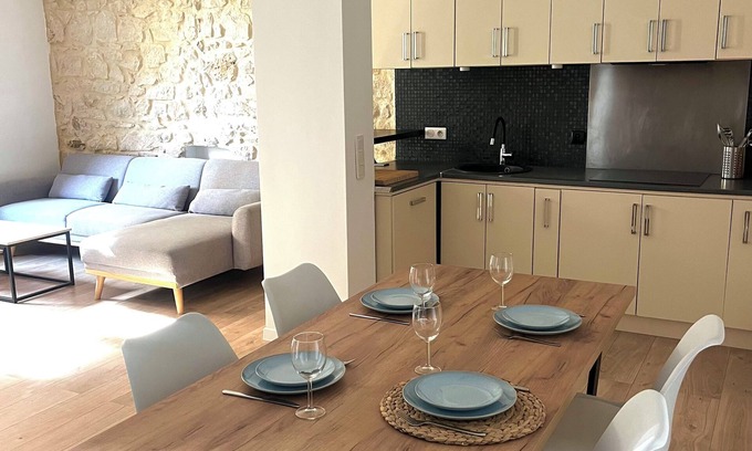 French Riviera Apartment | 3-pieces Flat with Private Garden & BBQ