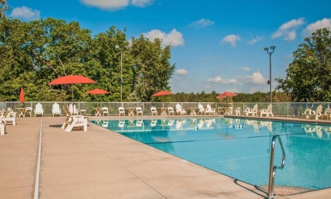 Sheridan House | 3 Relaxing Villas w/Balcony | Enjoy our Pirate’s Cay™ Indoor Water Park