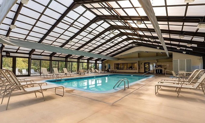 French Lick Villa | 3 Spacious Villas with Full Kitchen and Indoor Pool | Free Parking