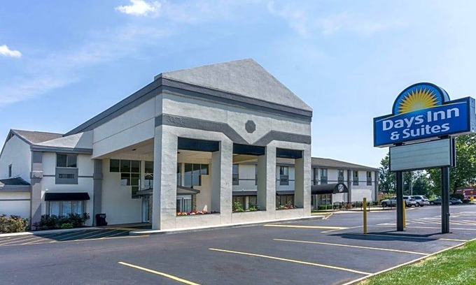 Reynoldsburg Hotel | 3-Star Hotel ∙ Days Inn by Wyndham Columbus East Airport