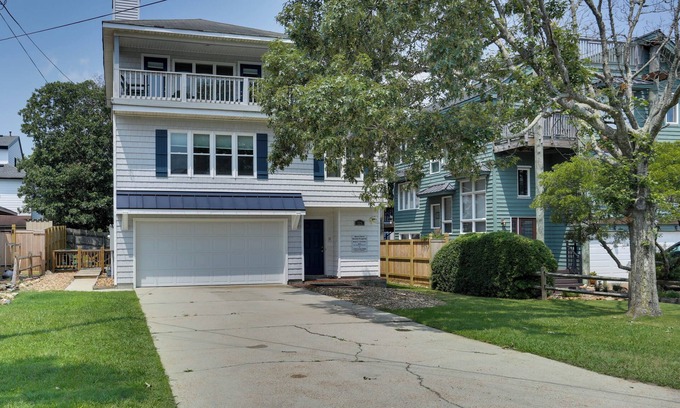 Croatan Beach House | 3-story contemporary home, one block from the beach