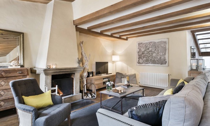 La Tallada d'Emporda Ski Chalet | 300 m² Chalet ∙ 5 bedrooms ∙ 11 guests