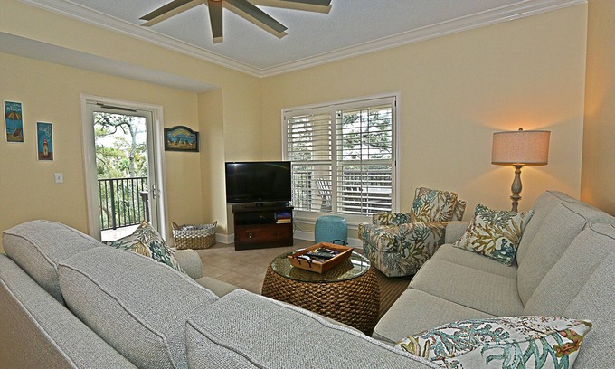 North Forest Beach Condo | 301 North Shore End Unit, No carpet, CLEAN, Wrap-around Balcony, Sept 1-6n avai