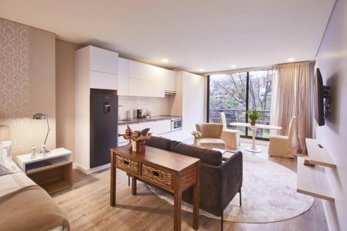 Antiguo Country House | 305 New Fancy Loft Parque El Virrey by LETOH