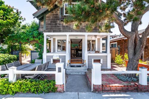 Balboa Peninsula House | 318 Lindo Ave