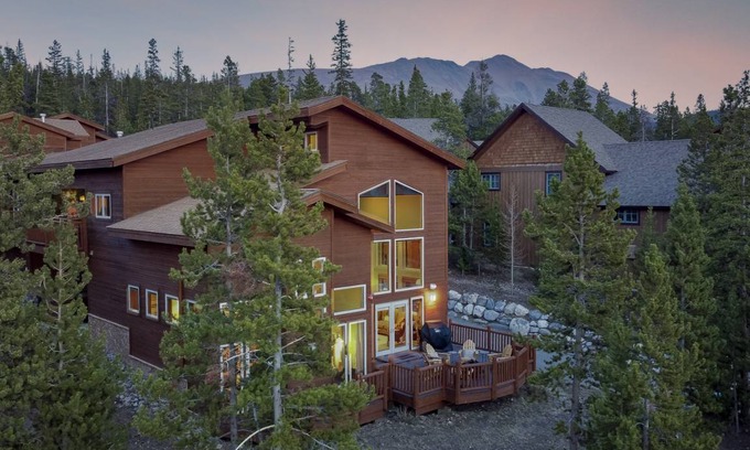 Woodmoor House | 318 m² House ∙ 3 bedrooms ∙ 10 guests