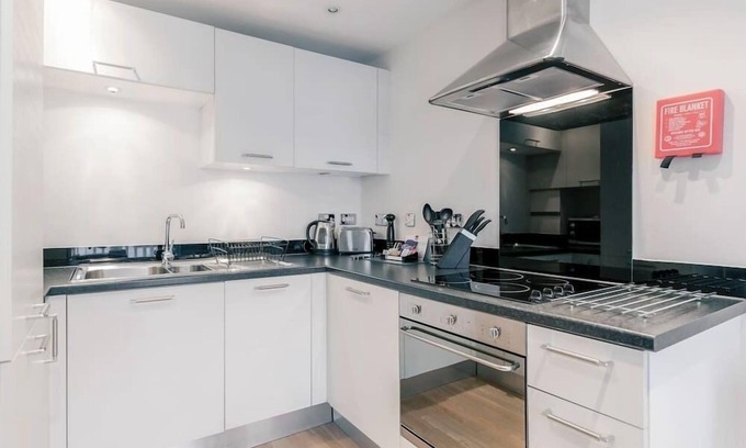 Epsom Apartment | 32 Capitol Square -2 bedroom apartment