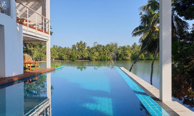 Hikkaduwa Hotel | 33 Lake Terrace