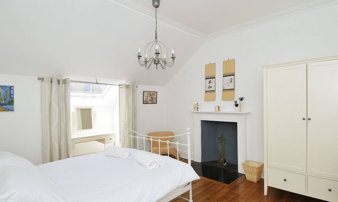 Bonnington Apartment | 331 Brandon Street Apartment