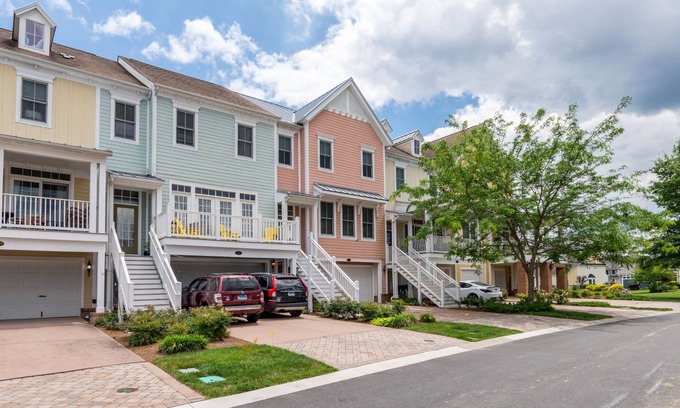 Long Neck House | 33500 Marina Bay - BEAUTIFUL NEW HOME IN THE PENINSULA!