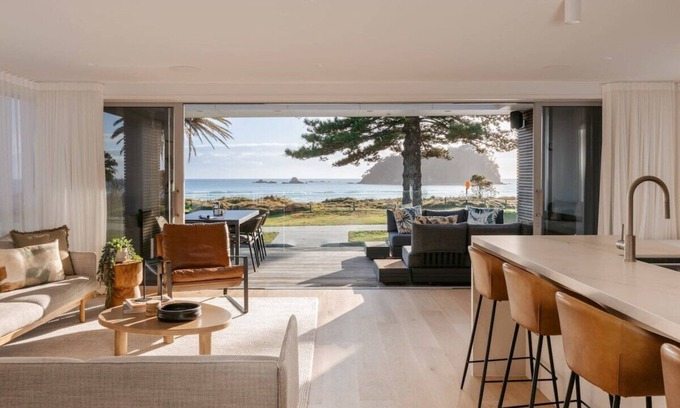Mount Maunganui Villa | 36 Marine - Unparalleled beachfront luxury