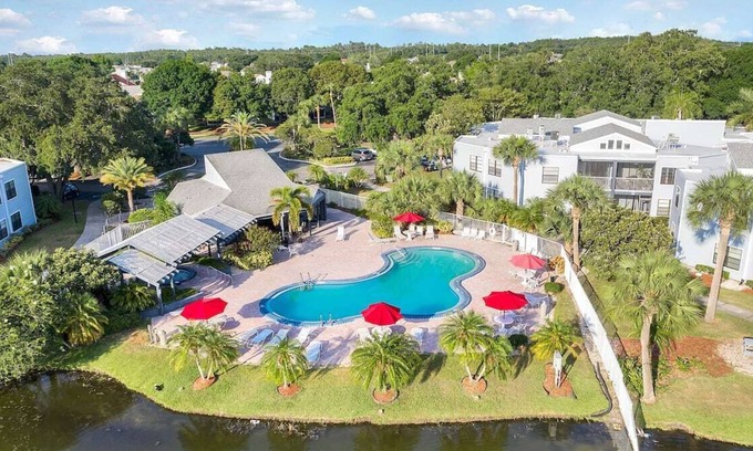 Ventura Apartment | 3608 Apartment with 3 swimming pools , Near Disney world.