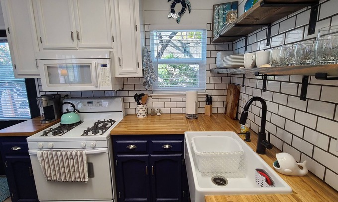 Downtown House | 371 Stimson Ave 2 Bedroom Home by Redawning