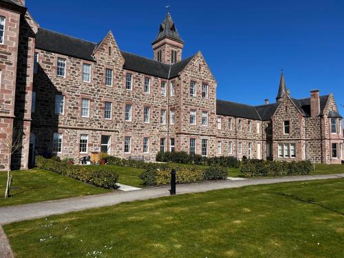 South Galson Apartment | 38 Great Glen Townhouse Inverness