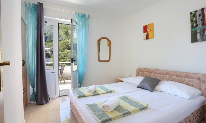 Zivogosce Apartment | 39 m² Apartment ∙ 2 bedrooms ∙ 5 guests