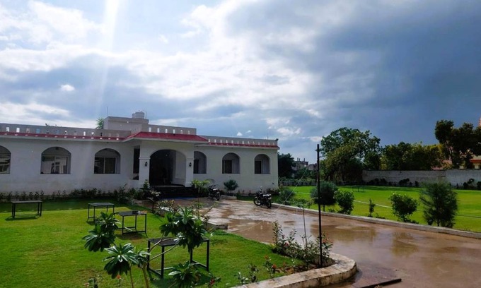 Pushkar Resort | 399 m² Resort ∙ 3 guests