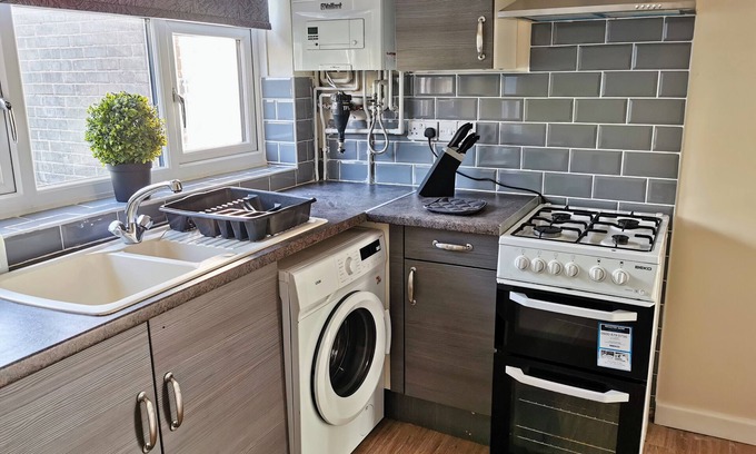 Wolverhampton House | 3bed Full House - Free Parking - Family Friendly!