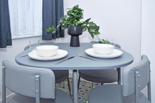 Stoke-on-Trent Apartment | 3bedroom-close-to-hospital-suitable for contractors and NHS
