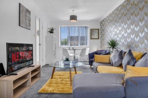West Bromwich House | 3BR Family Home Near Metro Station & Shops