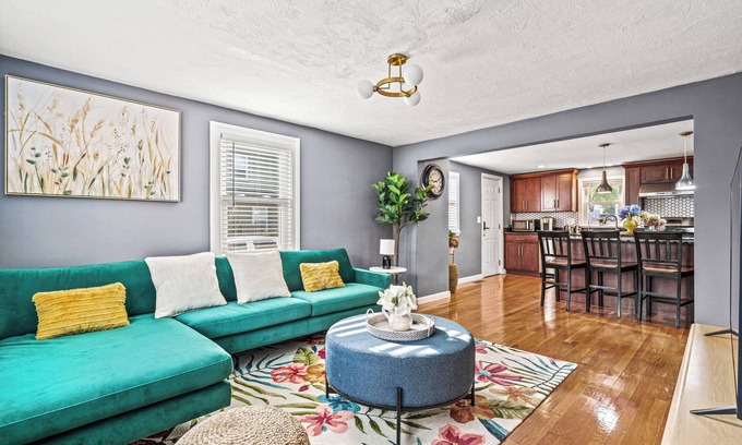 Revere House | 3BR1.5BA Retreat - Near Airport