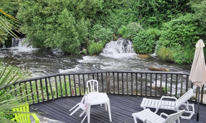 Paredes Apartment | 3º Dream corner by waterfalls - air cond, pool, free parking - 20 min to Oporto