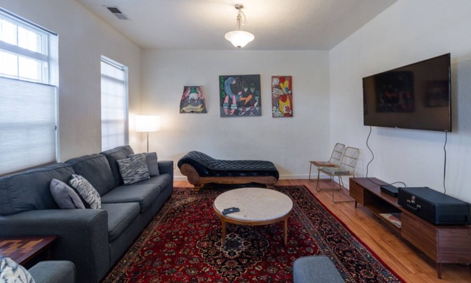 Barelas House | 4 bd, 2 1/2 bath, on 3rd, 4 blocks from downtown, filled with art and antiques