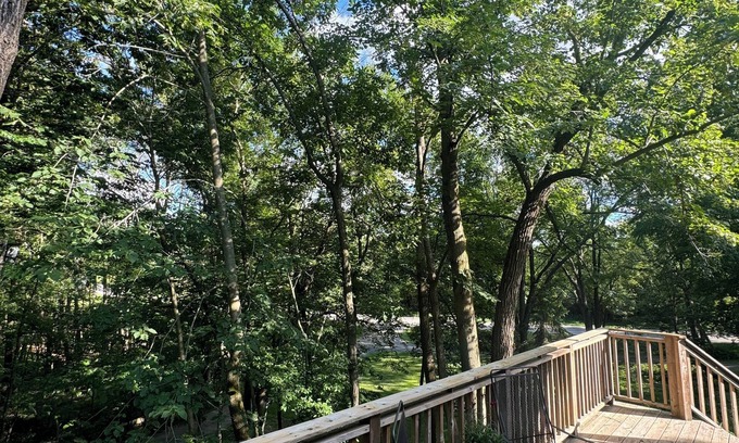 Chenequa House | 4 BD /2 BA Moose Lake Getaway