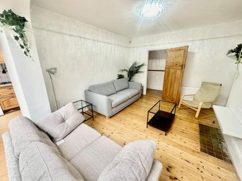 Lewisham House | 4 Bed house in Daneby Road,SE6