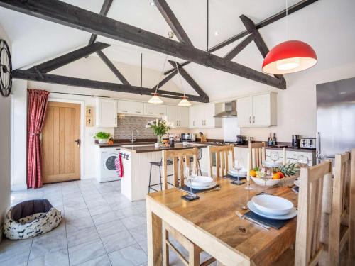 Chathill House | 4 Bed in Beadnell 83469
