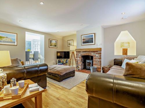 Docking House | 4 Bed in Docking 91588