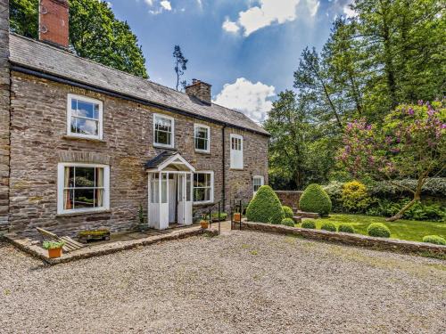 Westbrook Court House | 4 Bed in Hay-on-Wye Town BN116