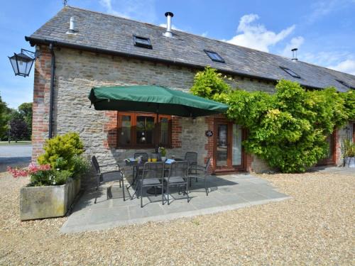 Alweston House | 4 bed in Sherborne FOLOW