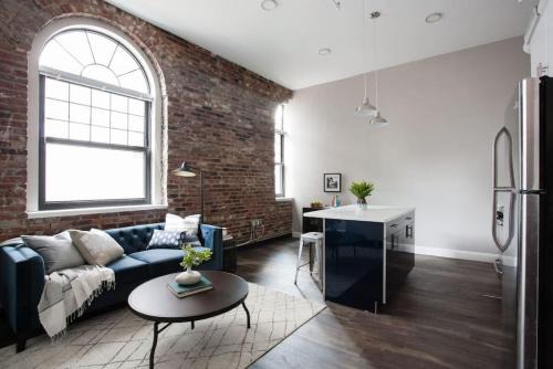 Downtown Boston Apartment | 4 bed Loft Steps to Boston Common Beacon Hill