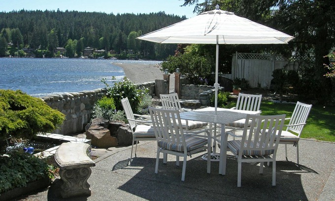 Sooke House | 4 bedroom 2 bathroom Beach House