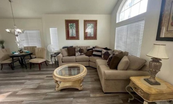 Rubidoux House | 4 bedroom 3 bath Home Near Downtown Riverside