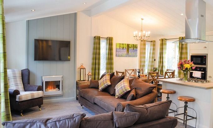 Holton Heath Cabin | 4 bedroom accommodation in Holton Heath