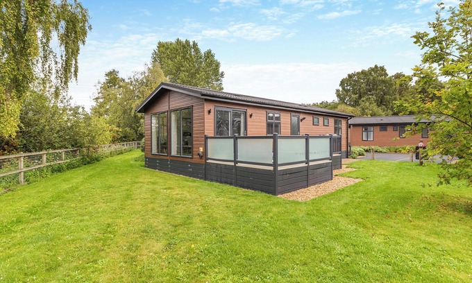 Pentney Ski Chalet | 4 bedroom accommodation in Pentney, King&rsquo;s Lynn