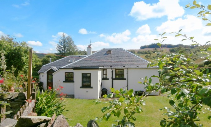 Cairnbaan Cabin | 4 bedroom accommodation in Cairnbaan, near Lochgilphead