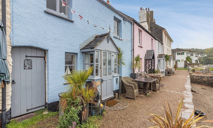 Dittisham Cottage | 4 bedroom accommodation in Dittisham