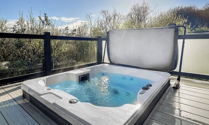 Cheddar Ski Chalet | 4 bedroom accommodation in Cheddar