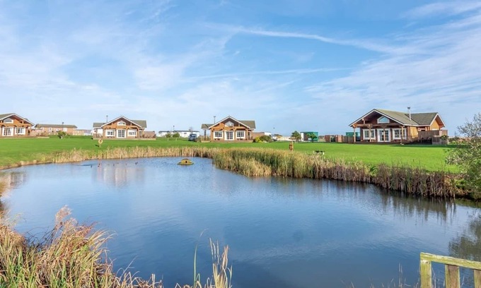 Hornsea Ski Chalet | 4 bedroom accommodation in Hornsea