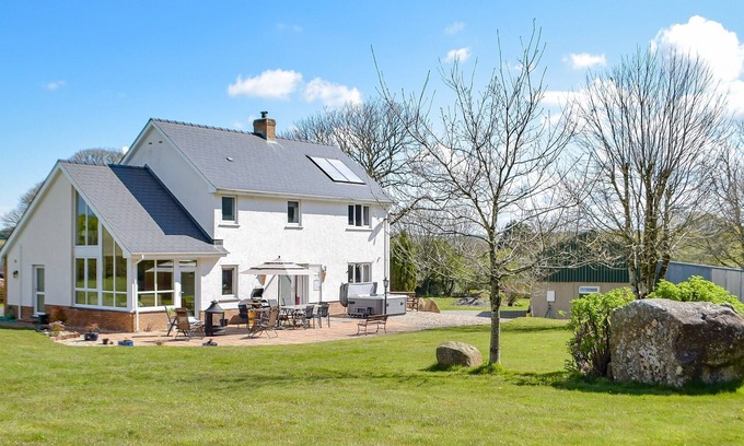 Glogue Cottage | 4 bedroom accommodation in Hermon, near Crymych