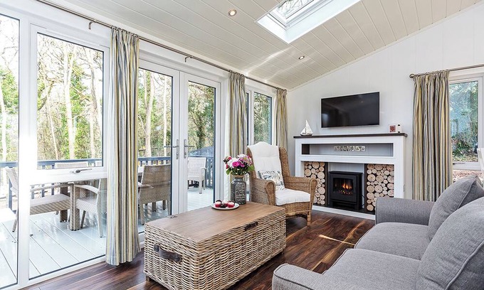 Ryde Ski Chalet | 4 bedroom accommodation in Wootton Bridge, Nr Cowes