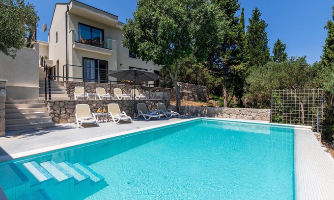 Kremena House | 4 bedroom amazing home in Kremena