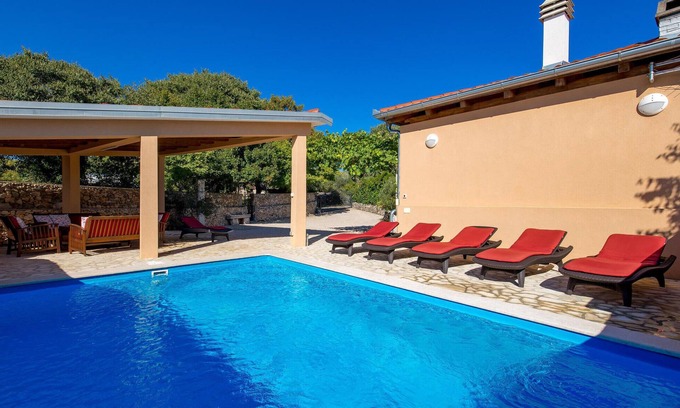 Garica House | 4 bedroom amazing home in Garica