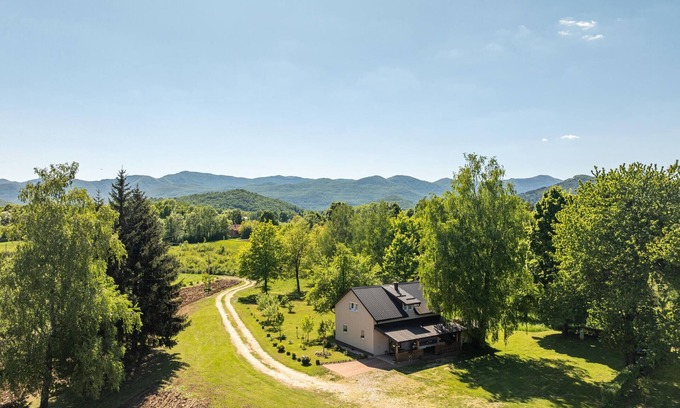 Smiljan House | 4 bedroom beautiful home in Gospic
