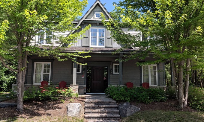 Seguin Cottage | 4 Bedroom Cottage at Rocky Crest Golf Resort